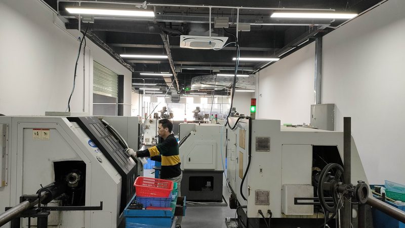 高速立式加工中心：定制方案的精准解析