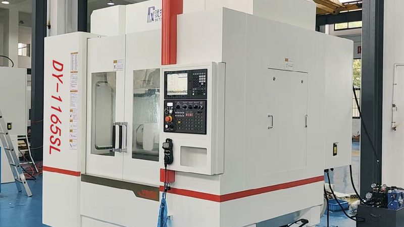 摇臂钻床在模具制造中的应用与选型要点**