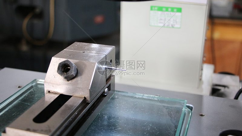 小型数控车铣复合机床：如何选择适合的型号？**